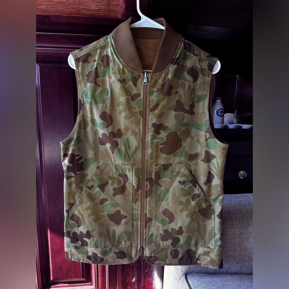 Taylor Stitch Able Vest - Camo and Boss Duck Reversible - XS (36)